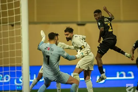 الحزم يتفوق على ضمك في الدوري السعودي